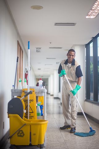 Odzież ochronna – dlaczego ma takie znaczenie podczas pracy